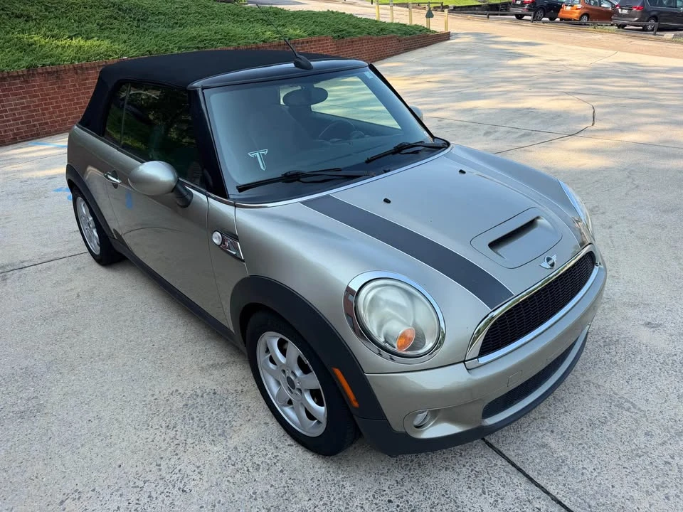 2010 Mini Mini 2nd Gen - Image 2 of 13
