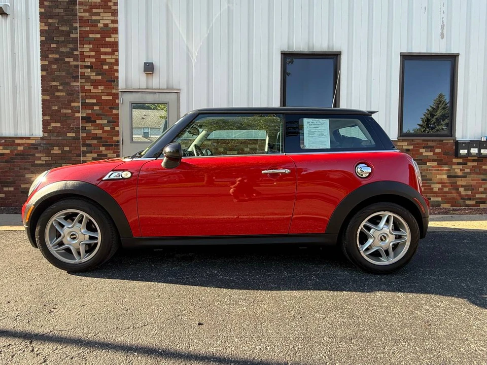 2010 Mini Mini 2nd Gen - Image 2 of 15