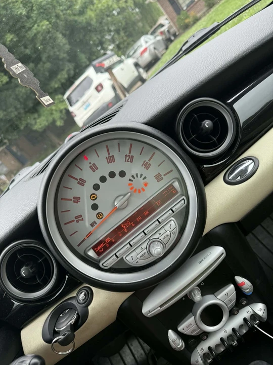 2010 Mini Mini 2nd Gen - Image 6 of 8