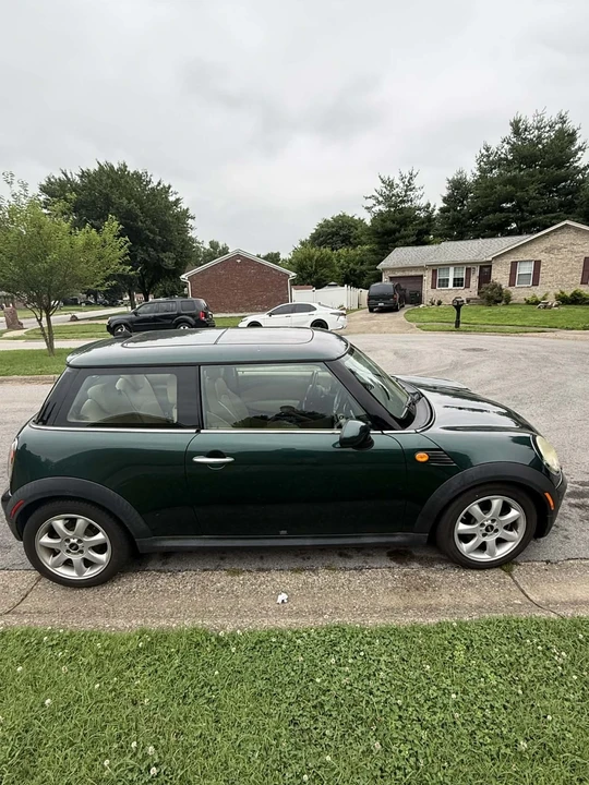 2010 Mini Mini 2nd Gen - Image 2 of 8