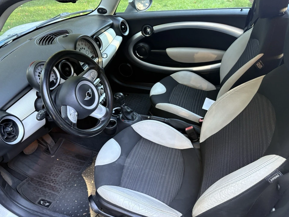 2010 Mini Mini 2nd Gen - Image 11 of 20