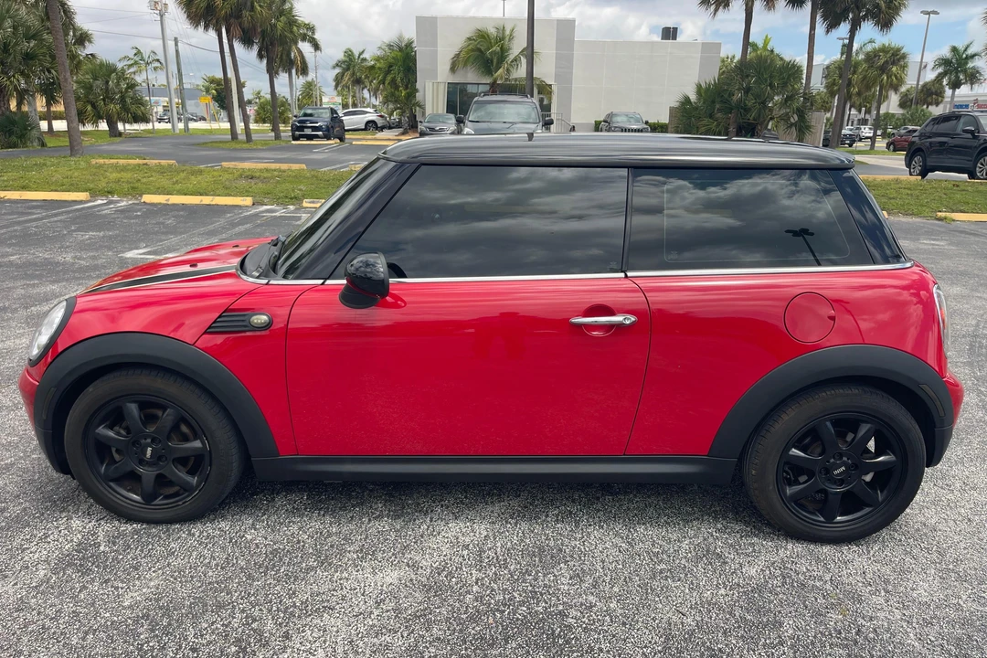 2010 Mini Mini 2nd Gen - Image 3 of 31
