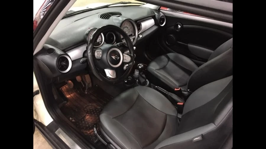 2010 Mini Mini 2nd Gen - Image 3 of 3