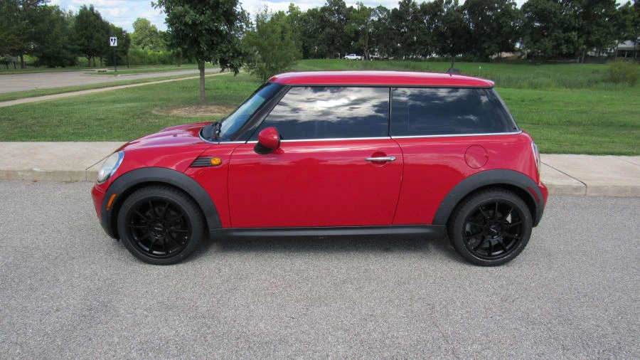 2010 Mini Mini 2nd Gen - Image 2 of 7