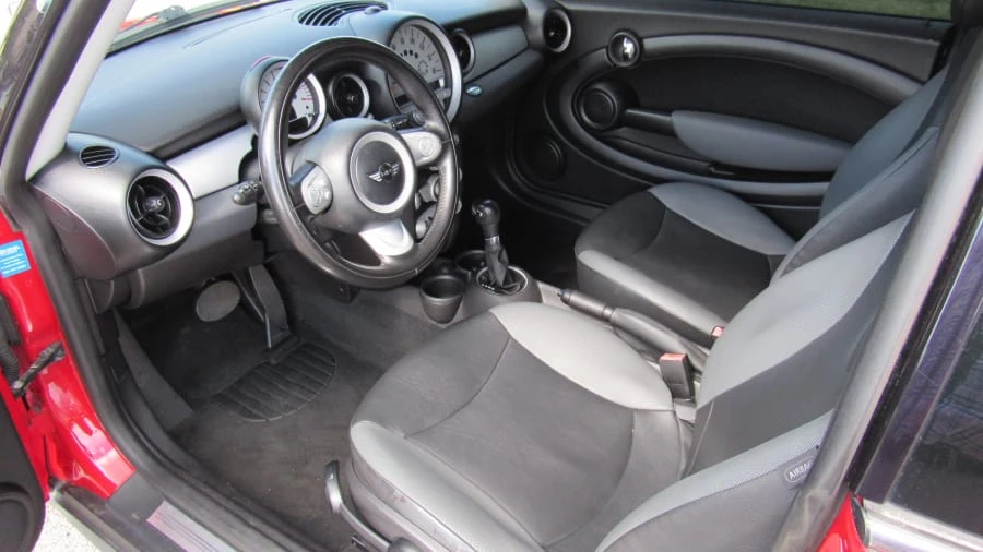 2010 Mini Mini 2nd Gen - Image 4 of 7