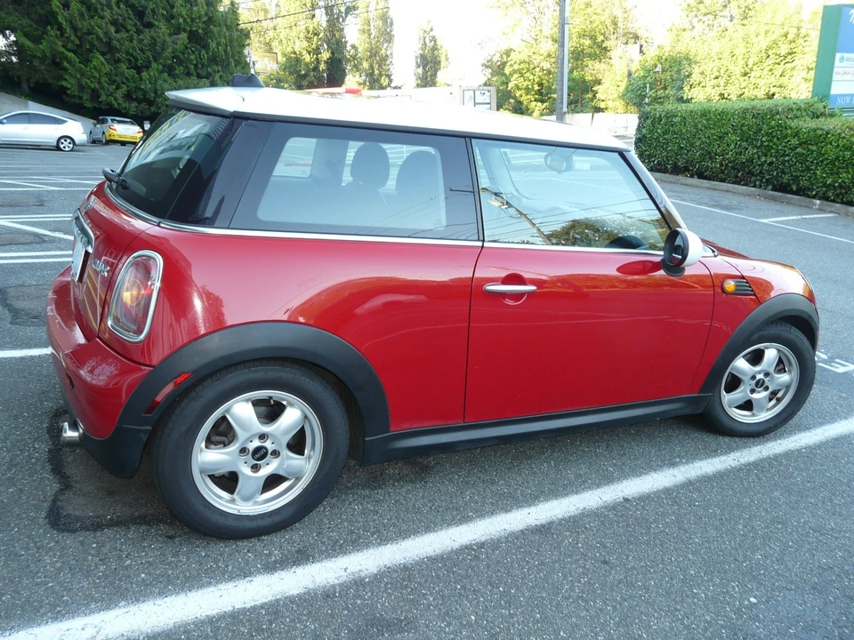 2010 Mini Mini 2nd Gen - Image 4 of 28