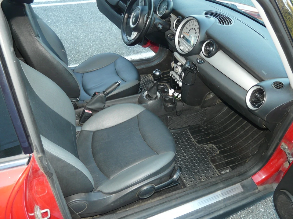 2010 Mini Mini 2nd Gen - Image 17 of 28