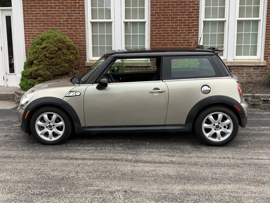 2010 Mini Mini 2nd Gen - Image 2 of 7