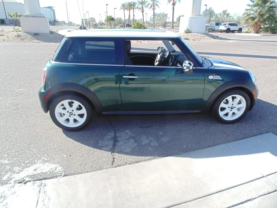 2010 Mini Mini 2nd Gen - Image 2 of 12