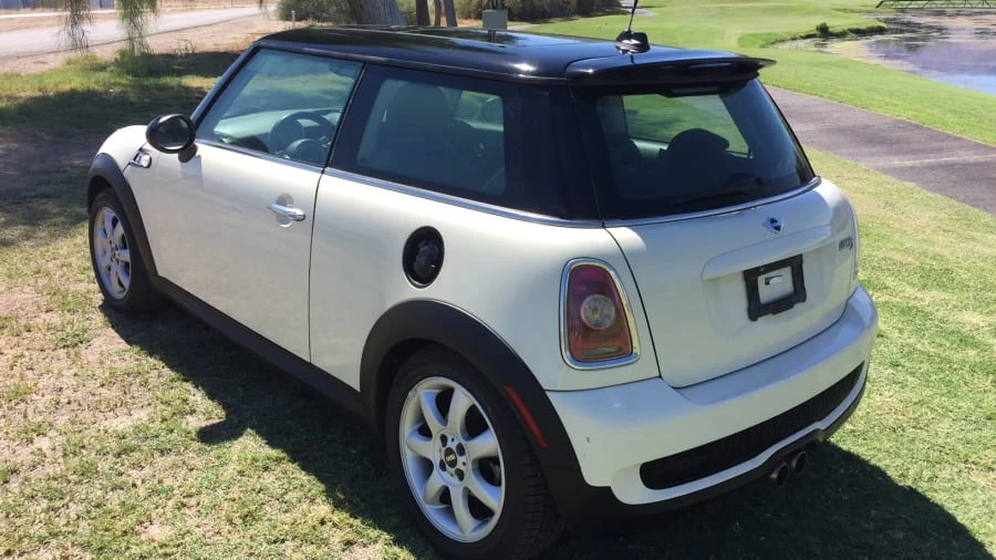 2010 Mini Mini 2nd Gen - Image 2 of 9