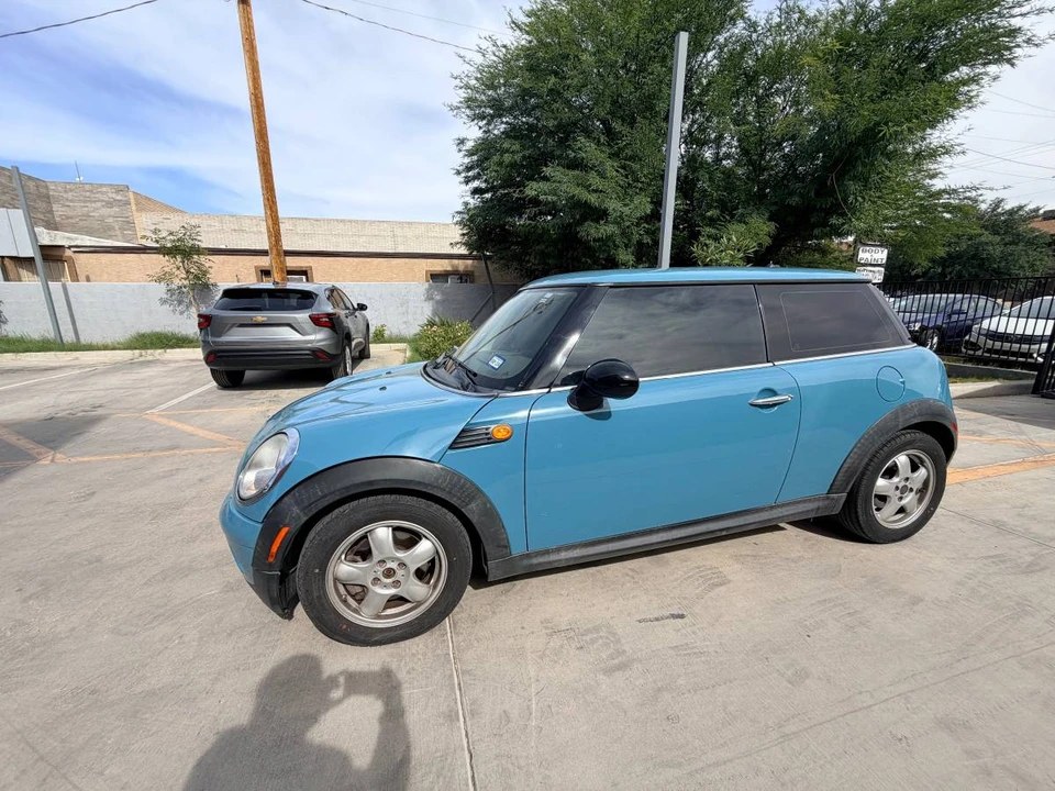2010 Mini Mini 2nd Gen - Image 2 of 8