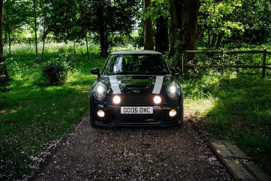 2010 Mini Mini John Cooper Works 2nd Gen - Image 11 of 30