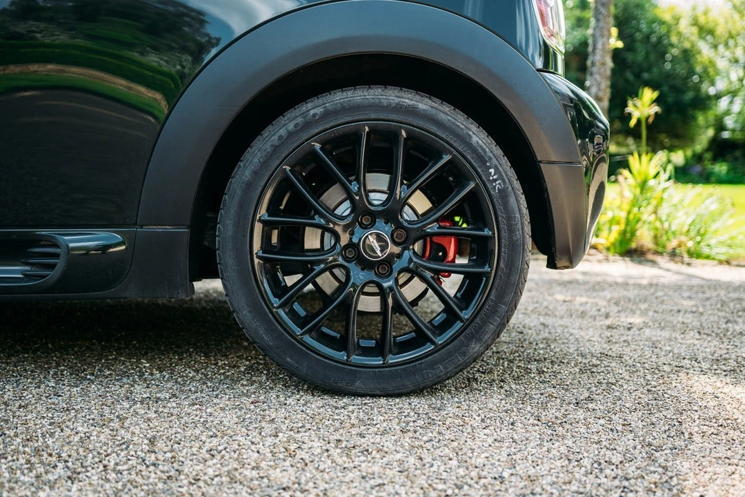 2010 Mini Mini John Cooper Works 2nd Gen - Image 20 of 30