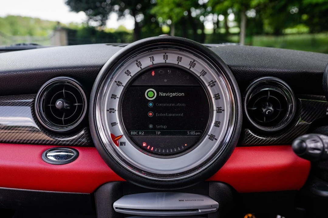 2010 Mini Mini John Cooper Works 2nd Gen - Image 25 of 30