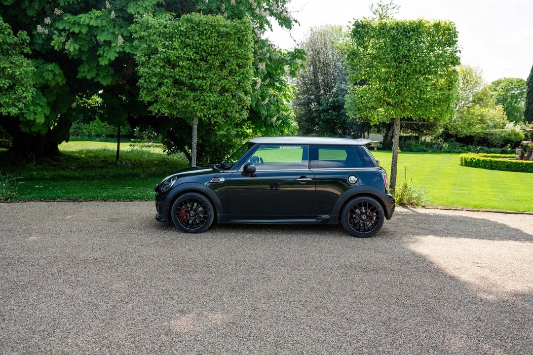 2010 Mini Mini John Cooper Works 2nd Gen - Image 16 of 30