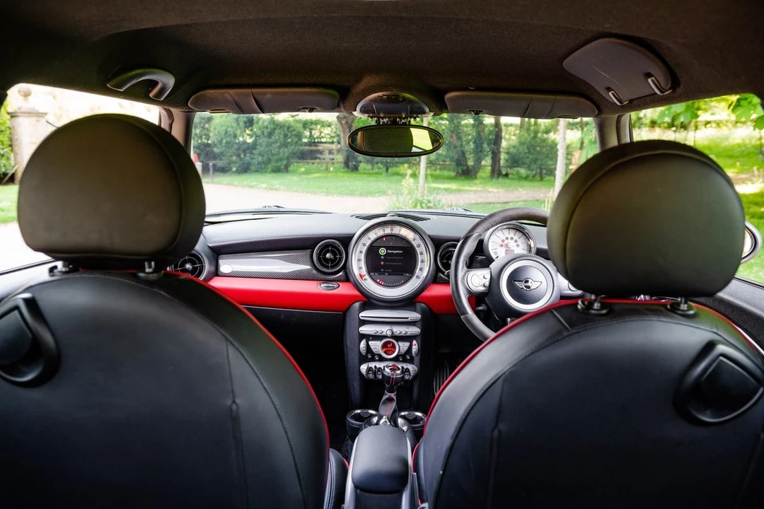 2010 Mini Mini John Cooper Works 2nd Gen - Image 26 of 30