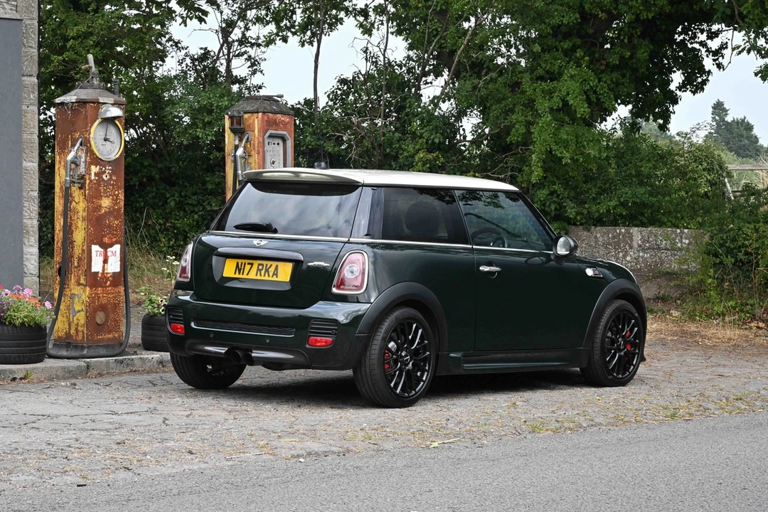 2010 Mini Mini John Cooper Works 2nd Gen - Image 4 of 30