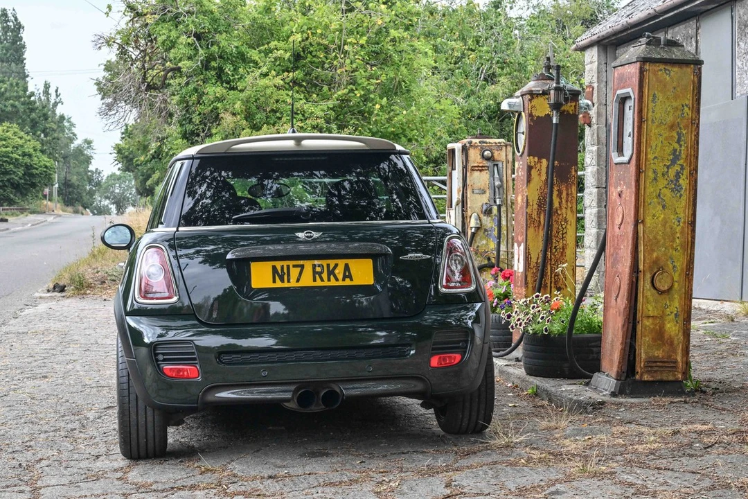 2010 Mini Mini John Cooper Works 2nd Gen - Image 18 of 30