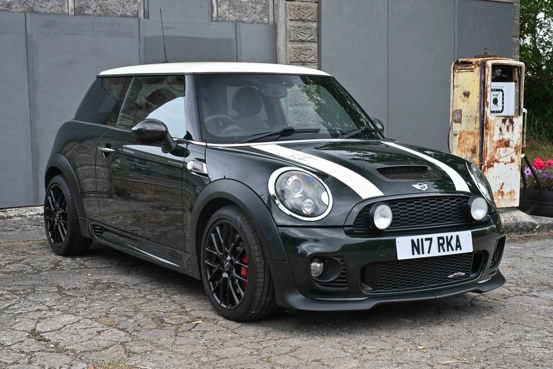 2010 Mini Mini John Cooper Works 2nd Gen - Image 2 of 30