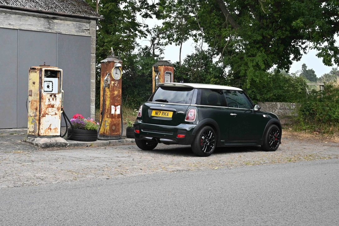 2010 Mini Mini John Cooper Works 2nd Gen - Image 26 of 30