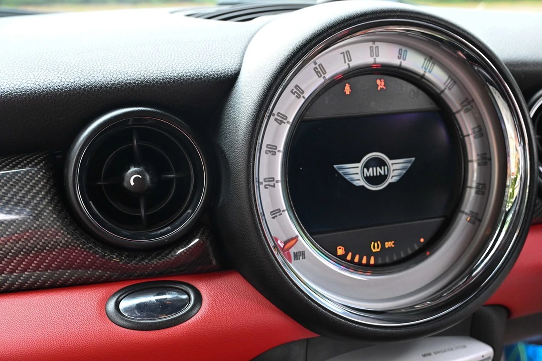 2010 Mini Mini John Cooper Works 2nd Gen - Image 21 of 30