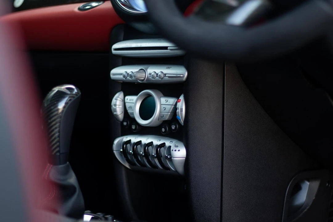 2010 Mini Mini John Cooper Works 2nd Gen - Image 27 of 30