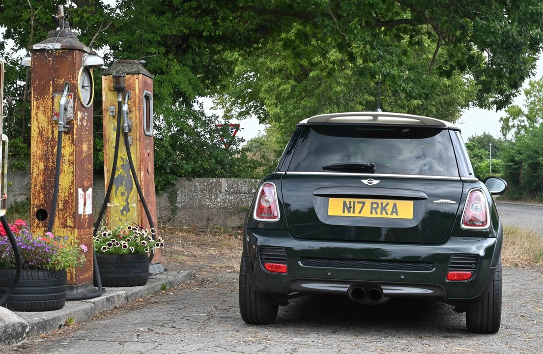2010 Mini Mini John Cooper Works 2nd Gen - Image 10 of 30