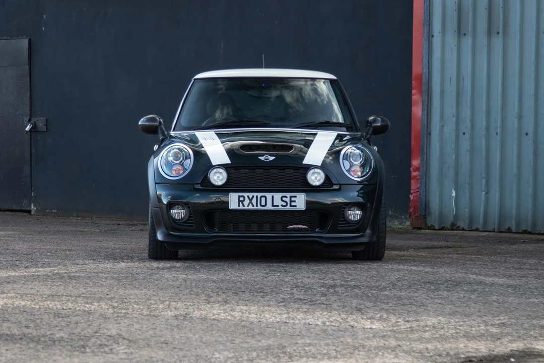 2010 Mini Mini John Cooper Works 2nd Gen - Image 4 of 30