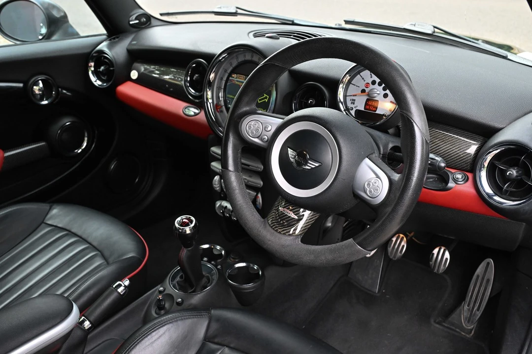 2010 Mini Mini John Cooper Works 2nd Gen - Image 5 of 30
