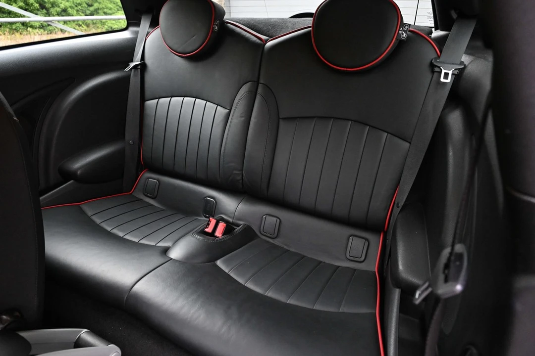 2010 Mini Mini John Cooper Works 2nd Gen - Image 11 of 30