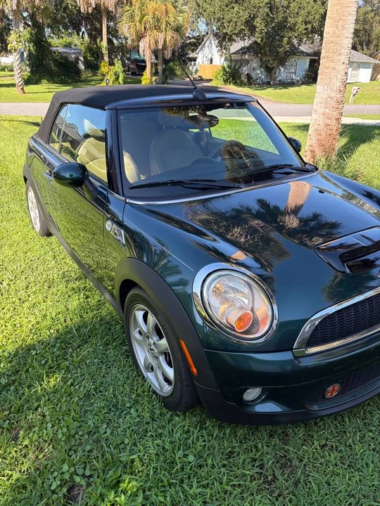2010 Mini Mini 2nd Gen - Image 2 of 12