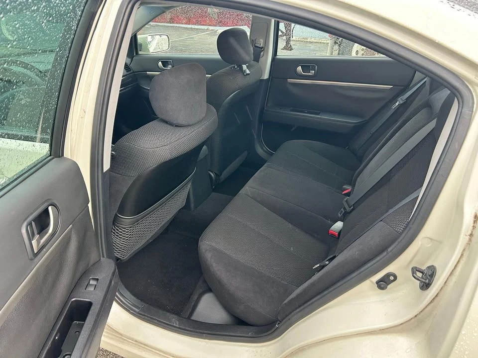 2010 Mitsubishi 3000GT - Image 7 of 12