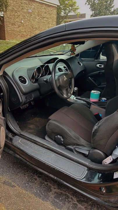 2010 Mitsubishi Eclipse 4th Gen - Image 3 of 4