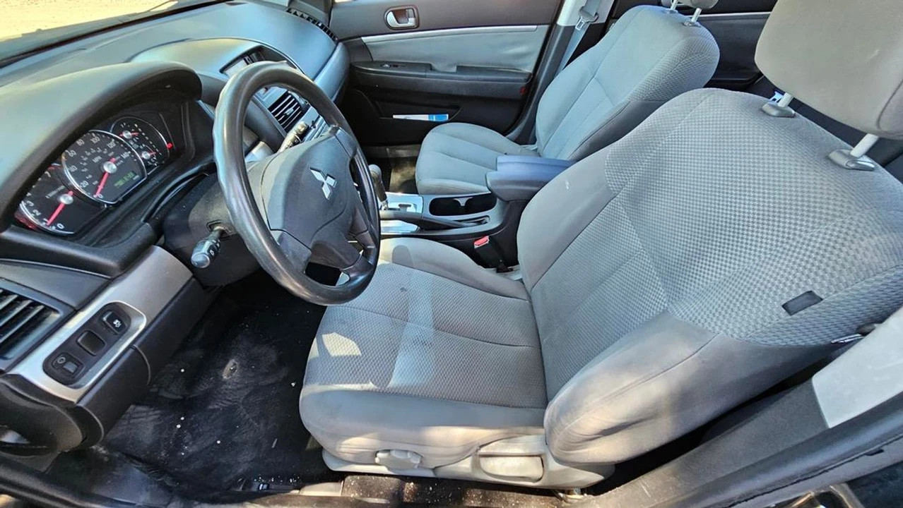 2010 Mitsubishi Galant 9th Gen - Image 14 of 28