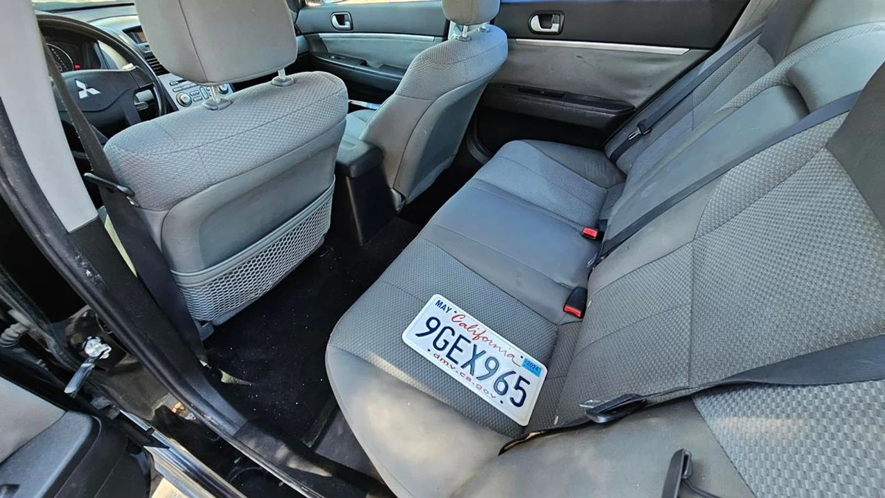 2010 Mitsubishi Galant 9th Gen - Image 16 of 28