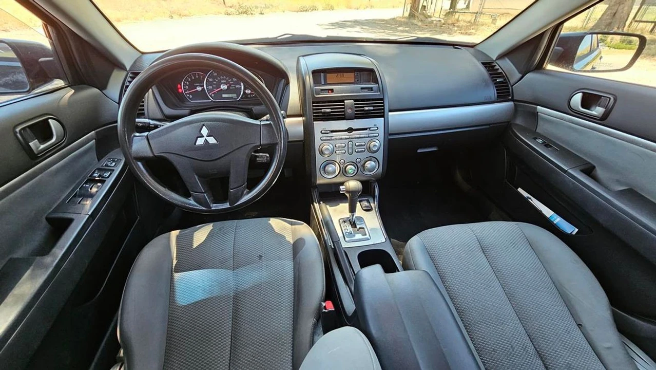 2010 Mitsubishi Galant 9th Gen - Image 9 of 12