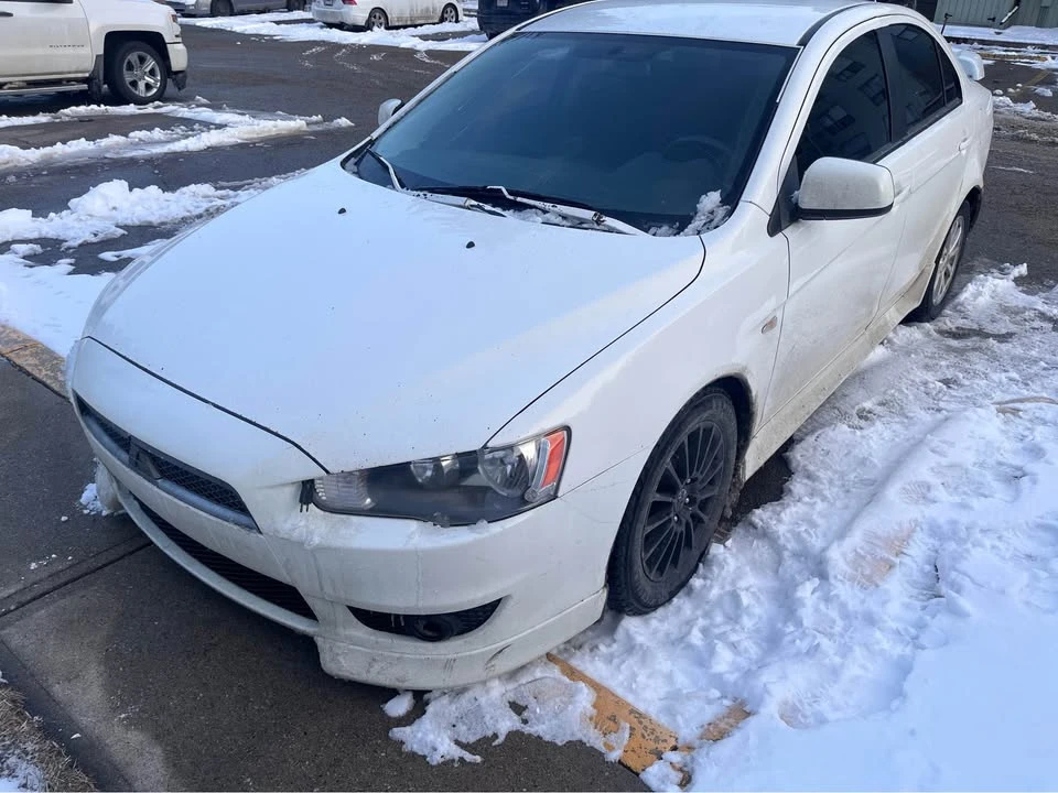 2010 Mitsubishi Lancer - Image 4 of 4