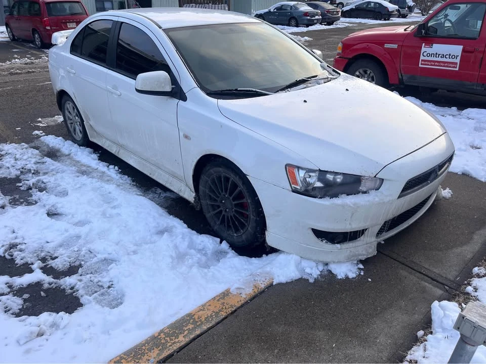2010 Mitsubishi Lancer - Image 3 of 4