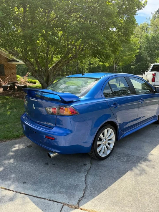 2010 Mitsubishi Lancer - Image 3 of 11