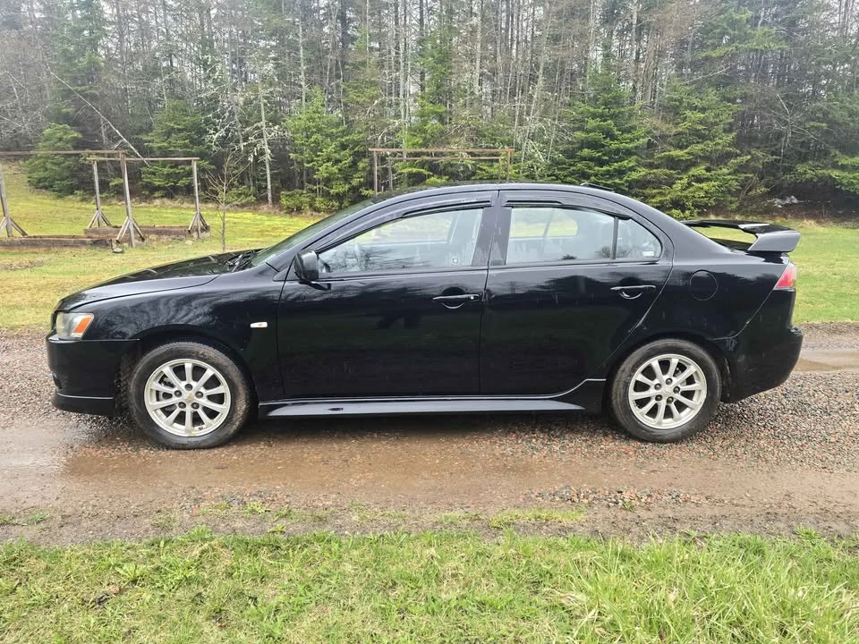 2010 Mitsubishi Lancer - Image 2 of 10