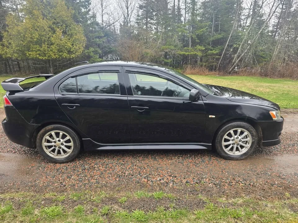 2010 Mitsubishi Lancer - Image 3 of 10