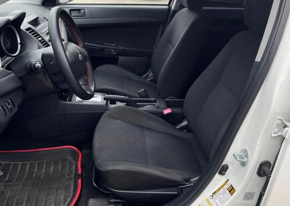 2010 Mitsubishi Lancer - Image 10 of 12