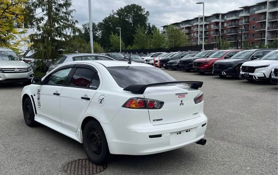 2010 Mitsubishi Lancer - Image 6 of 12