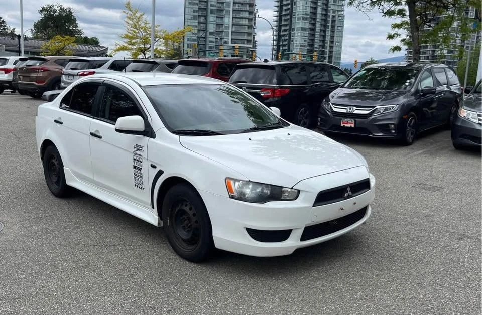 2010 Mitsubishi Lancer - Image 8 of 12