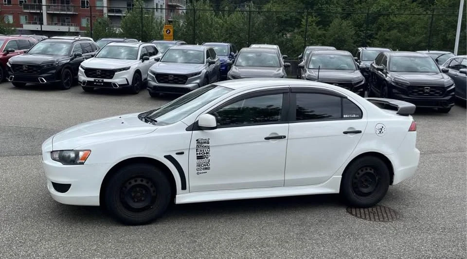 2010 Mitsubishi Lancer - Image 4 of 12