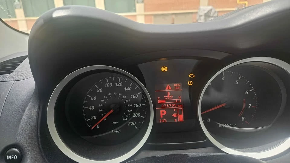 2010 Mitsubishi Lancer - Image 12 of 13