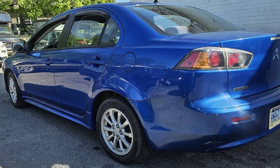 2010 Mitsubishi Lancer - Image 4 of 7