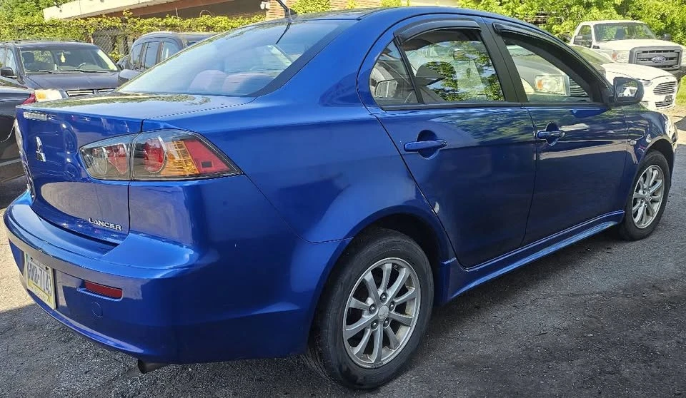 2010 Mitsubishi Lancer - Image 3 of 7