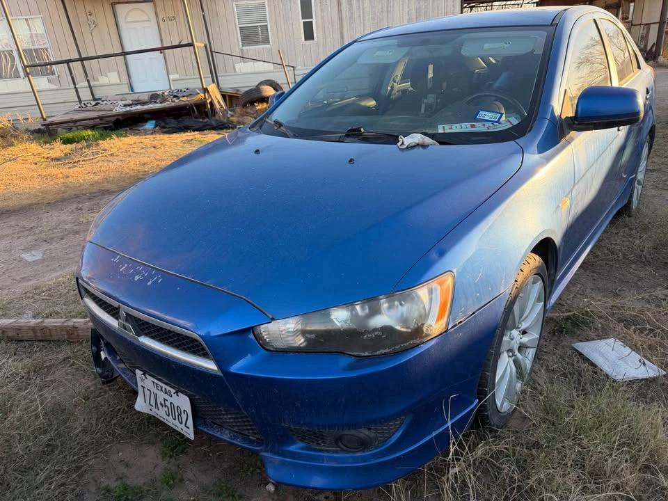 2010 Mitsubishi Lancer - Image 4 of 5