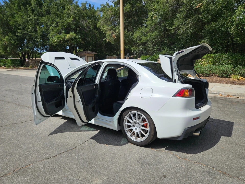 2010 Mitsubishi Lancer Evolution X 9th Gen - Image 19 of 31